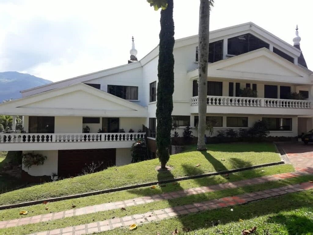 Aqcua