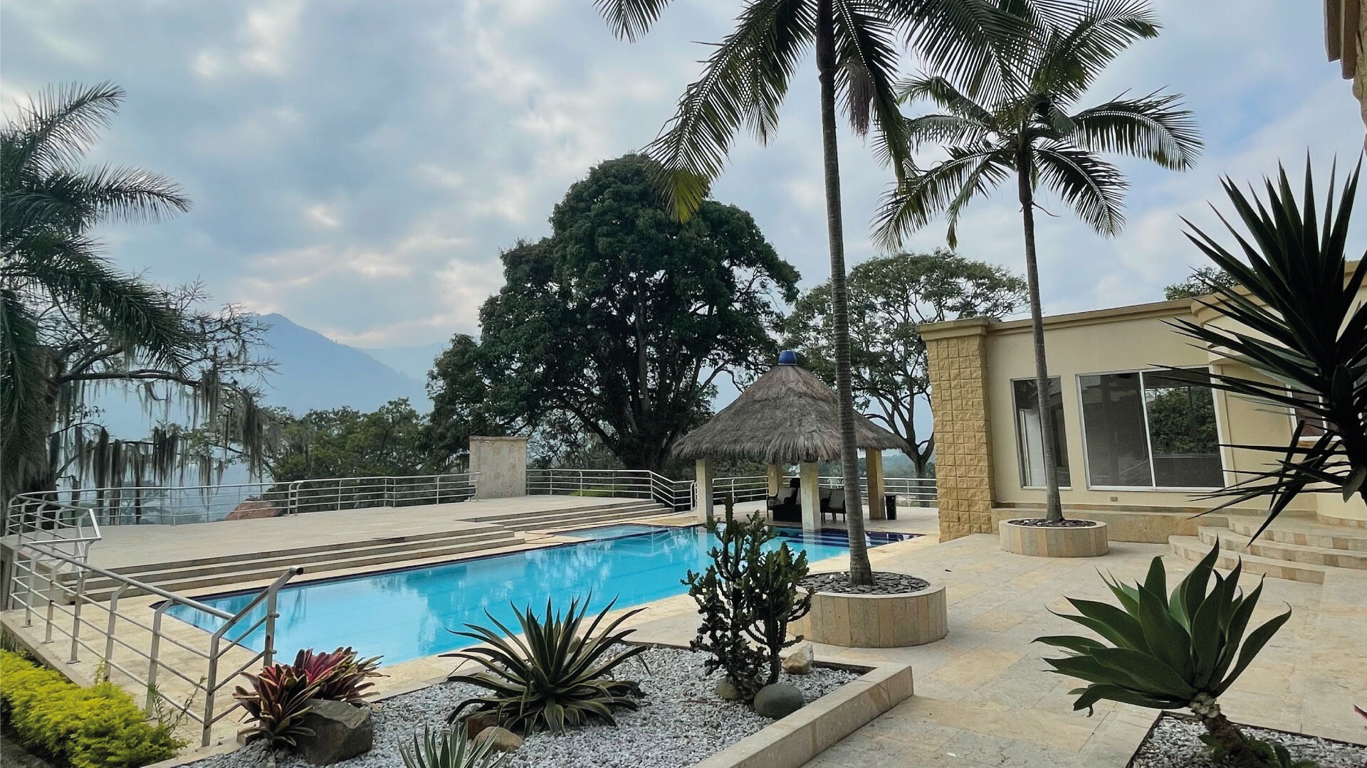Centro de Eventos Santo Coyote: Casa Blanca