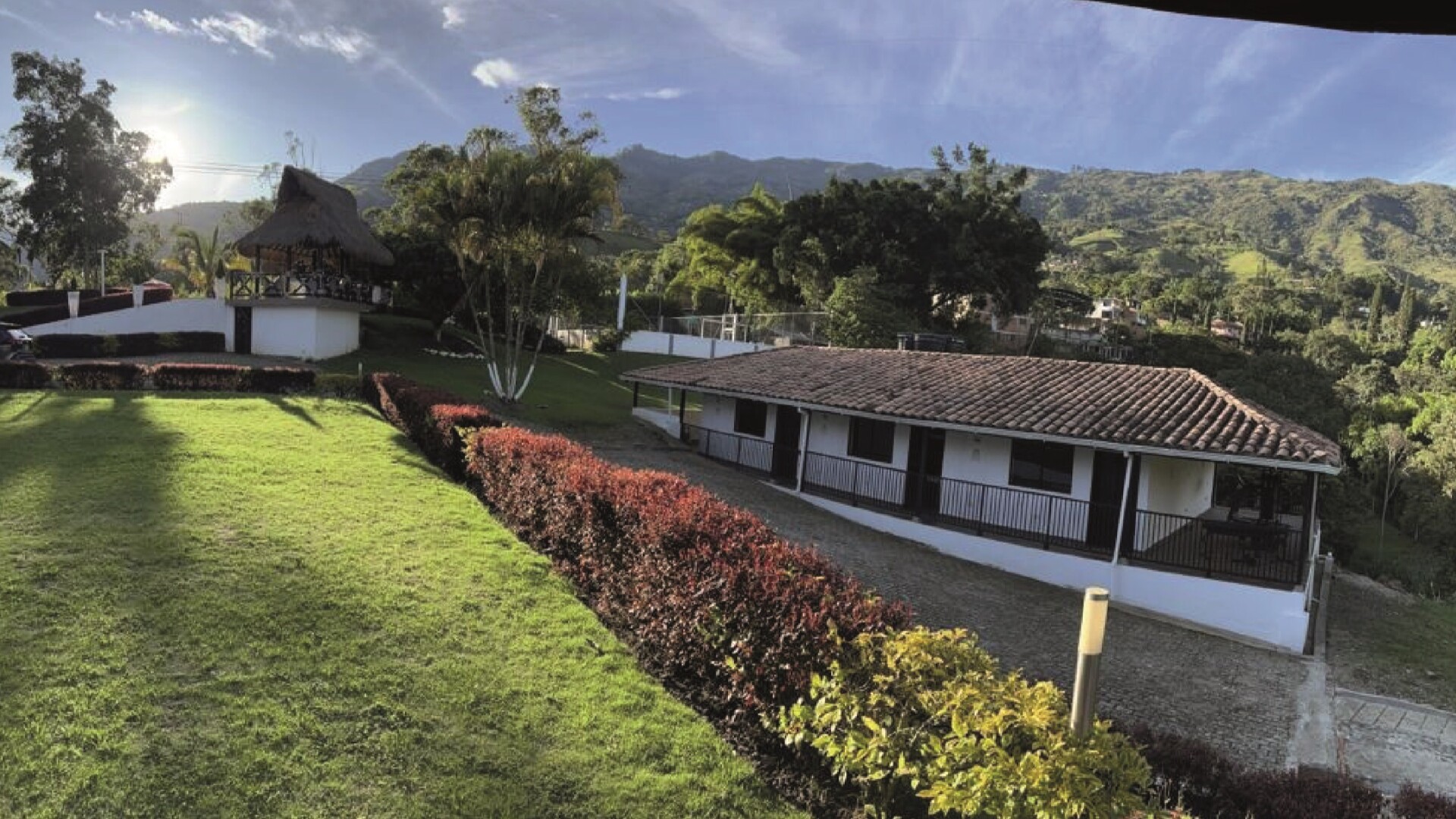 Centro de Eventos Cielo Grande Tu San Agustín