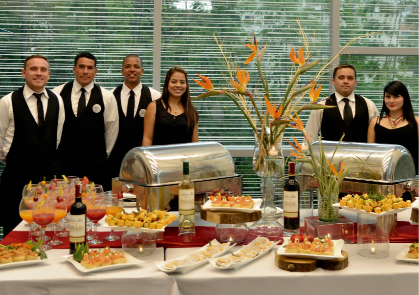 ¿DUDAS AL ELEGIR EL SERVICIO DE CATERING IDEAL PARA TU EVENTO?