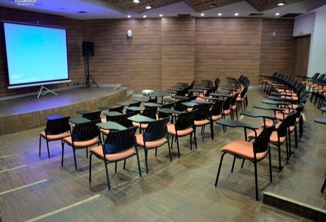 Interior de Auditorio Aurita López