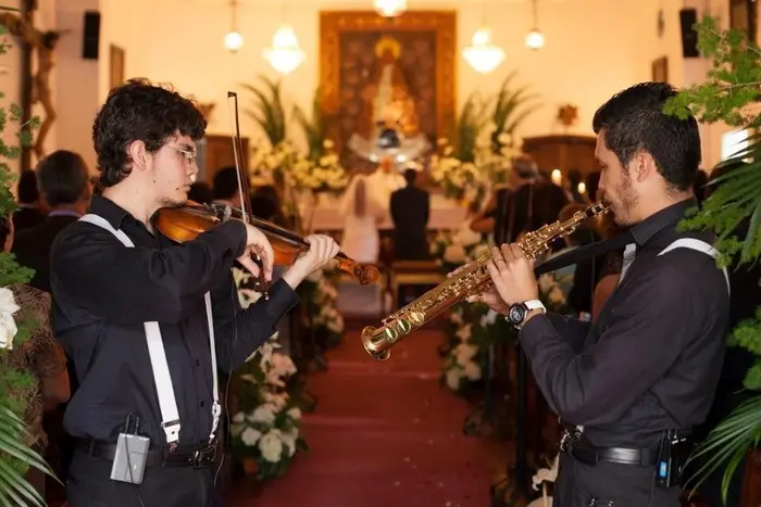 Artistas y espectáculos · Tu San Agustín