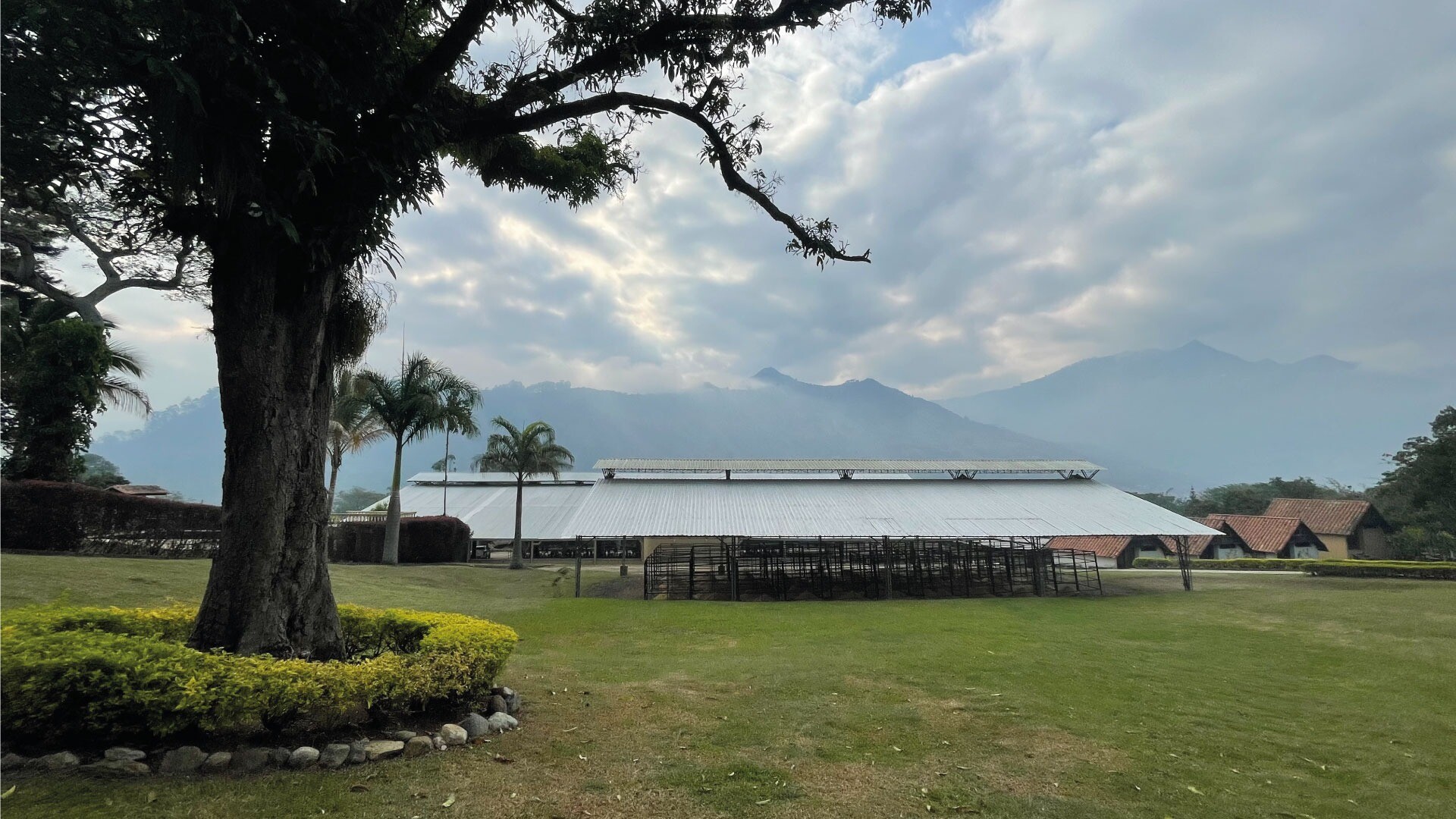 Centro de Eventos Santo Coyote: Casa Blanca