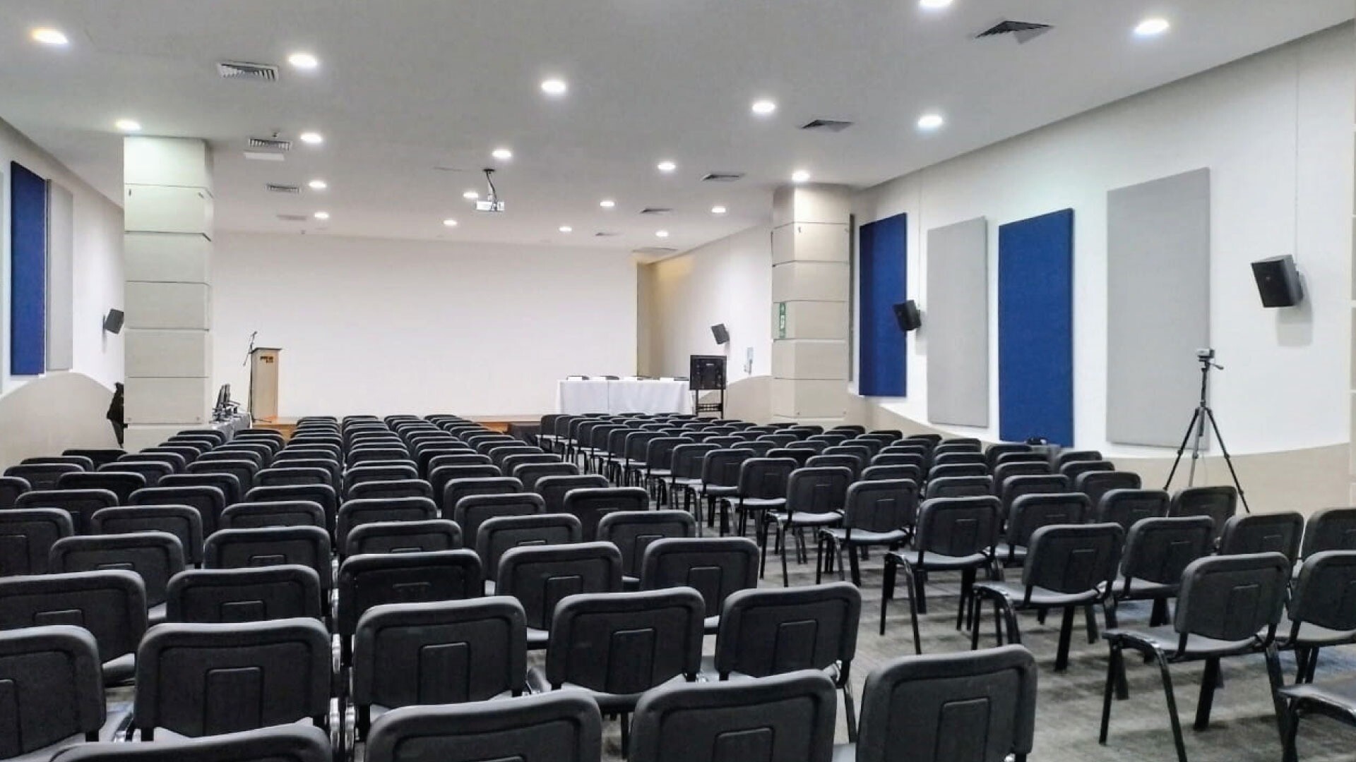 Interior de Auditorio Premium Plaza