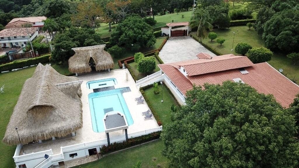 Villa de Oro