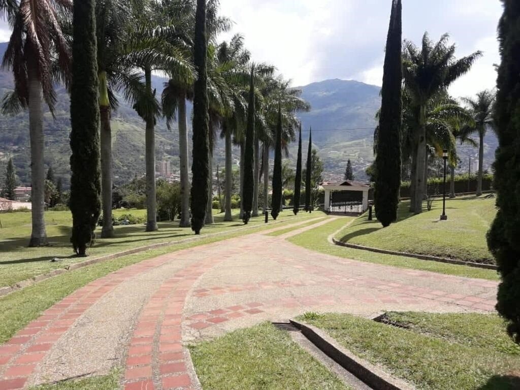 Aqcua